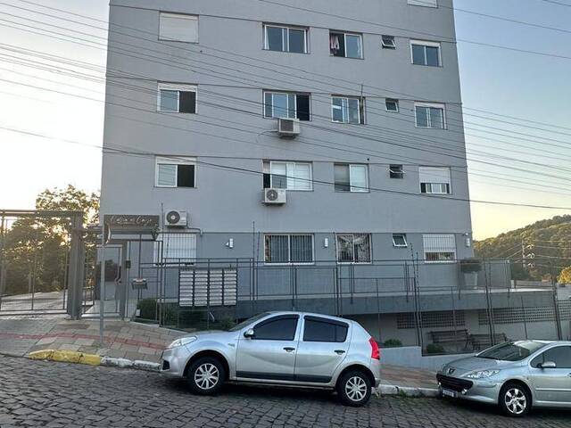 Apartamento para Venda em Caxias do Sul - 1