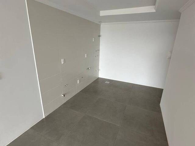 Apartamento para Venda em Caxias do Sul - 3